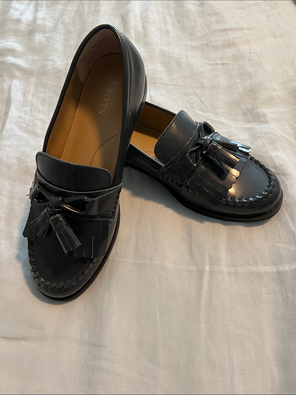Talbots NWOT navy tassel loafers - Wms 6